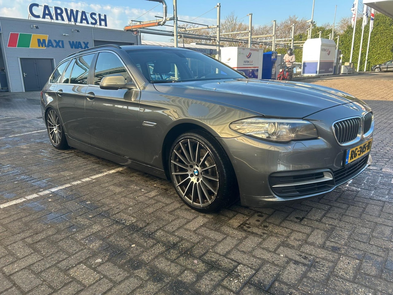 BMW 5-serie Touring - 518d High Executive 518d High Executive - AutoWereld.nl