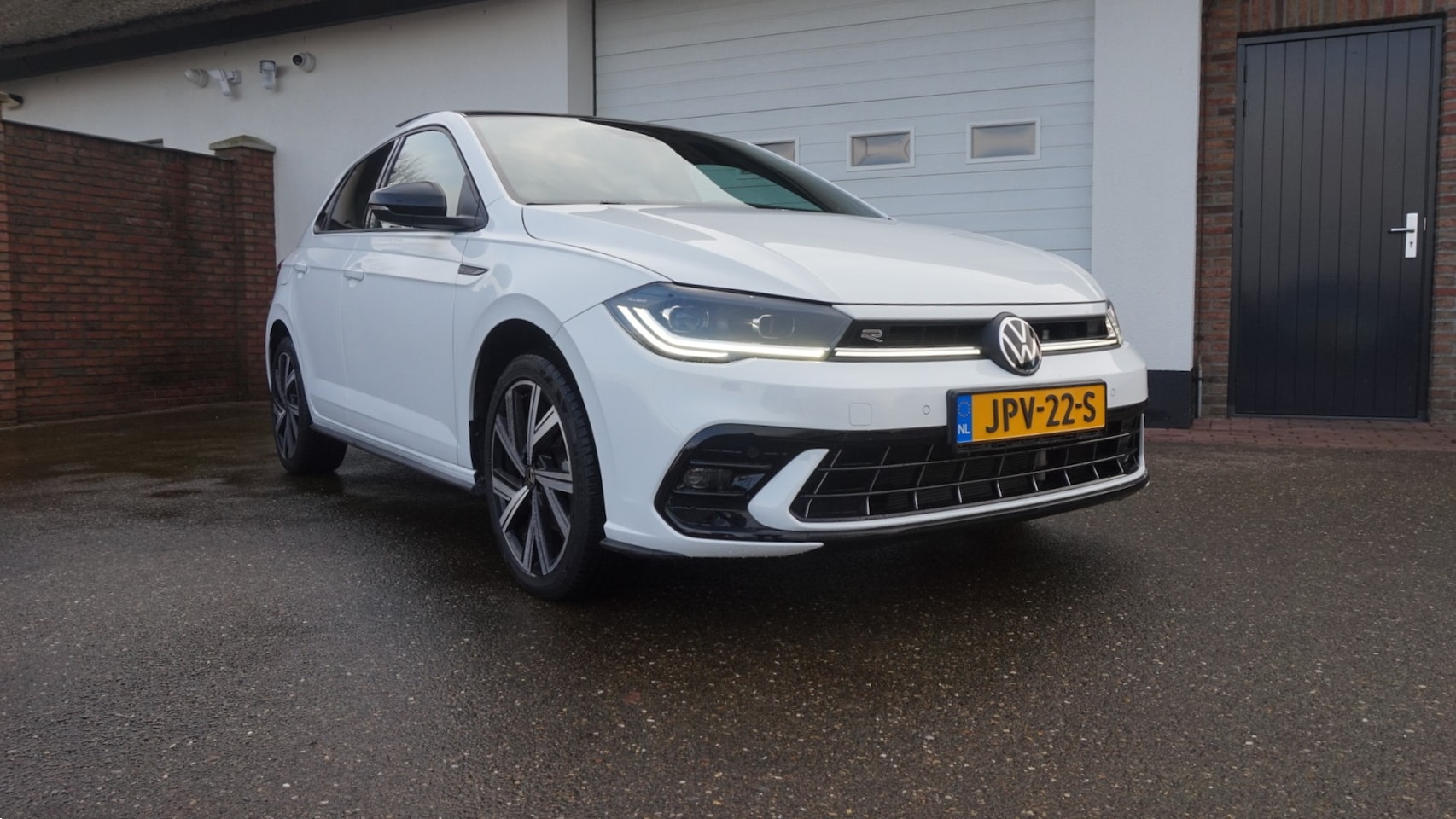 Volkswagen Polo - 1.0 TSI R-Line 110pk DSG Acc-Beats-CarPlay-IQ_Light-Navi-Pano-VirtualCockpit - AutoWereld.nl