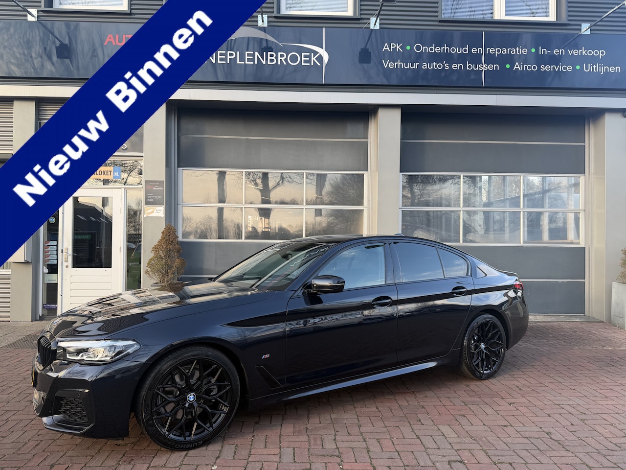 BMW 5-serie - 520i High Executive Bj 2020 M-Pakket 184pk 94.000 km dealer onderhouden - AutoWereld.nl