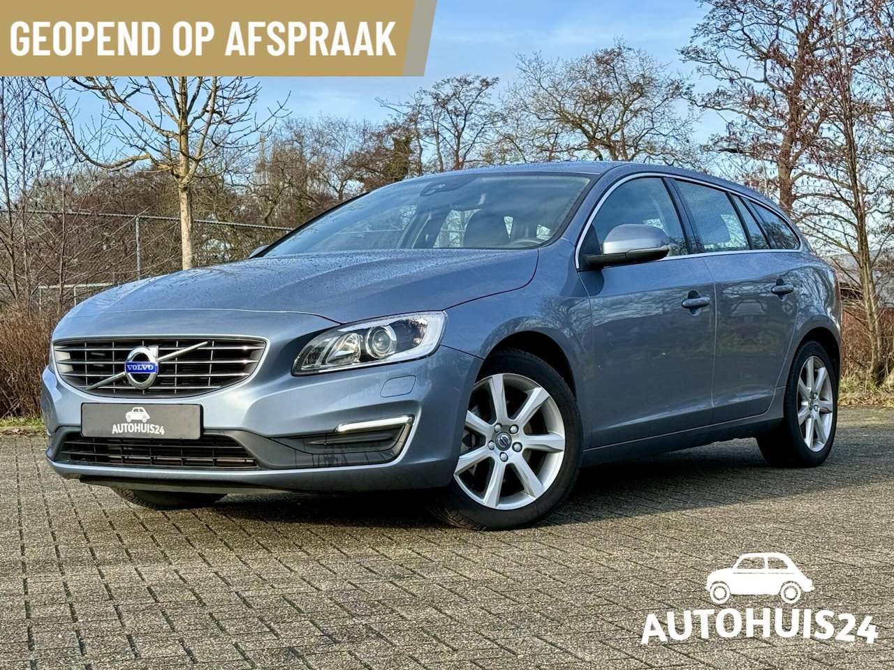 Volvo V60 - 2.0 T3 Nordic+ NL-AUTO 1-EIGENAAR TREKHAAK DEALER ONDERHOUDEN - AutoWereld.nl