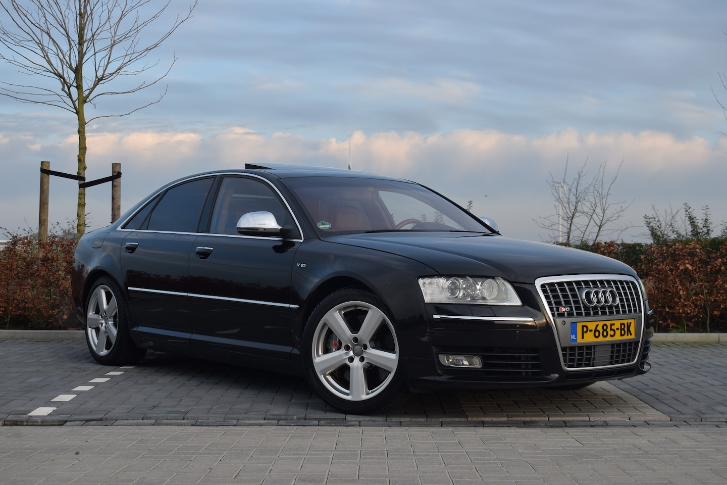 Audi S8 - 5.2 V10 450pk Quattro | Lichte schade | Keramisch | Schuifdak - AutoWereld.nl