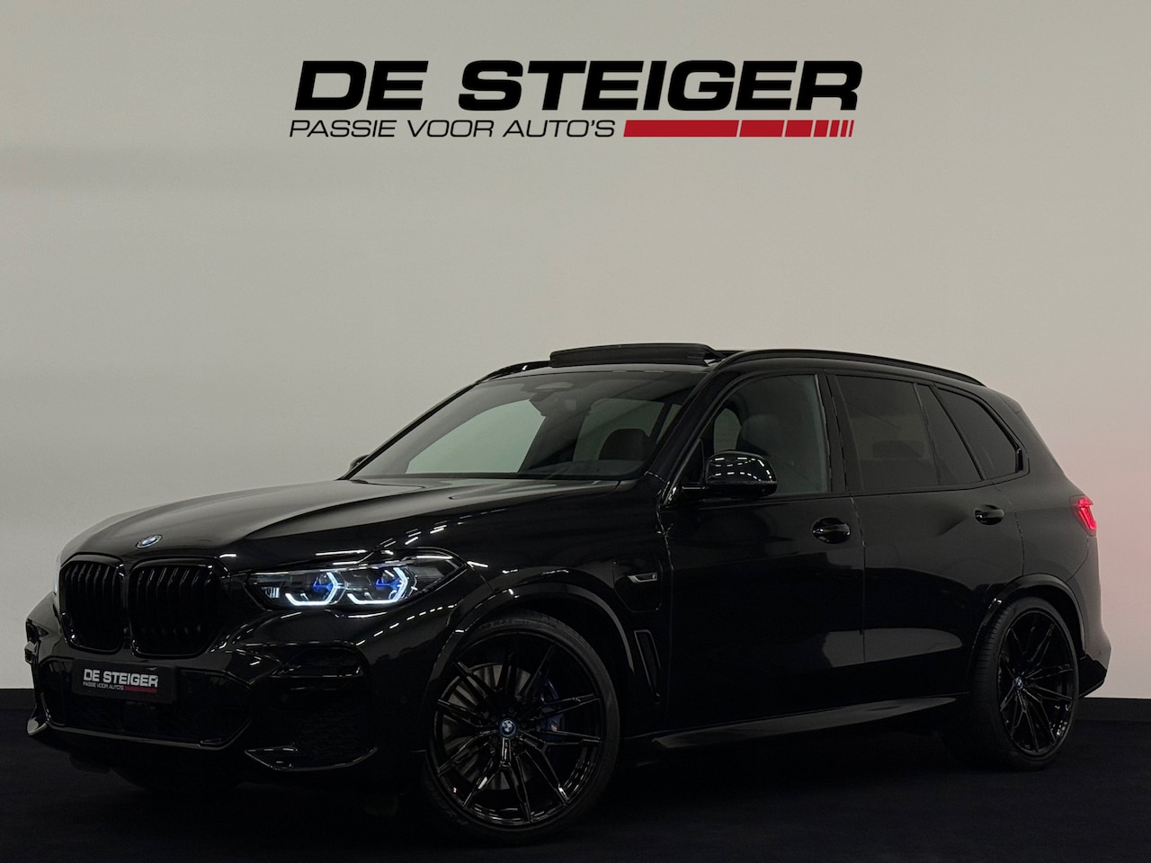 BMW X5 - XDrive45e High Executive M-Sport Pano Luchtvering Sfeer 22 - AutoWereld.nl