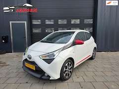 Toyota Aygo - 1.0 VVT-i x-play | Carplay | Snelhbegr. | Camera | Airco | Lichtmetalenvelg