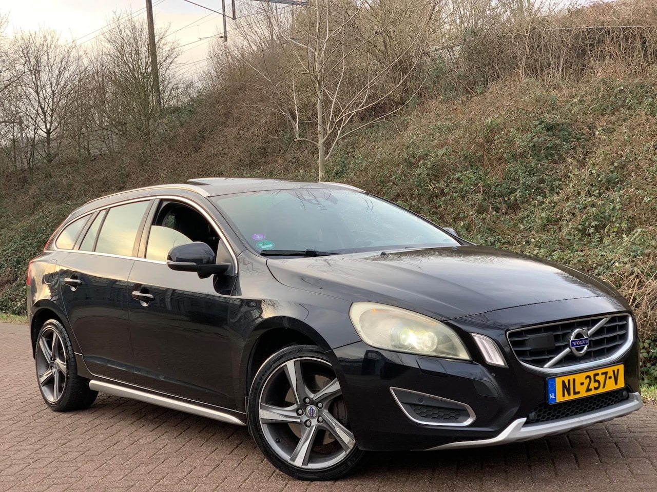 Volvo V60 - 3.0 T6 AWD Summum 3.0 T6 AWD Summum - AutoWereld.nl