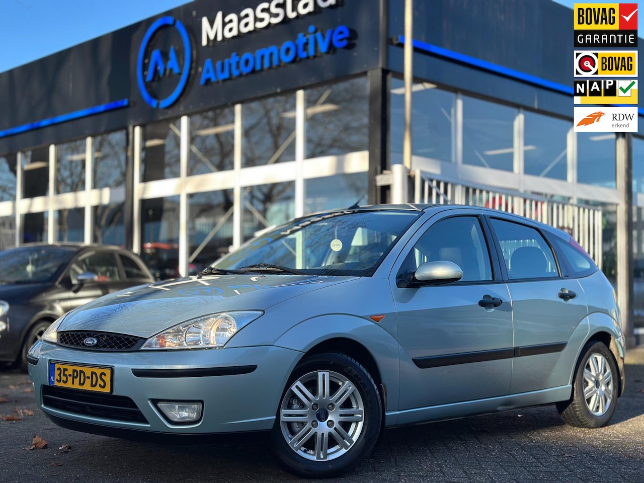 Ford Focus - 1.6-16V Futura Leer Airco Trekhaak LM velgen nette voertuig - AutoWereld.nl