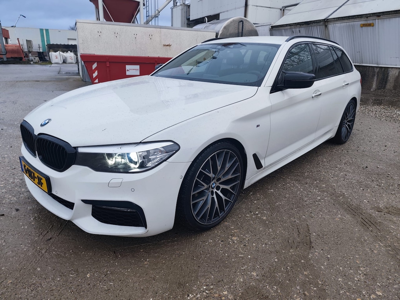BMW 5-serie Touring - 520i 184pk Aut. M-Sportpakket Executive 20" lmv afneembare trekaak shadowline 79dkm!! - AutoWereld.nl