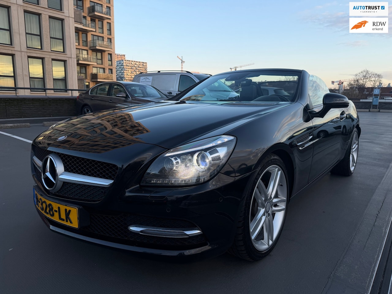 Mercedes-Benz SLK-klasse - 350 V6 CarbonLOOK Edition AUTOMAAT Cruise PDC LMV Nette Auto - AutoWereld.nl