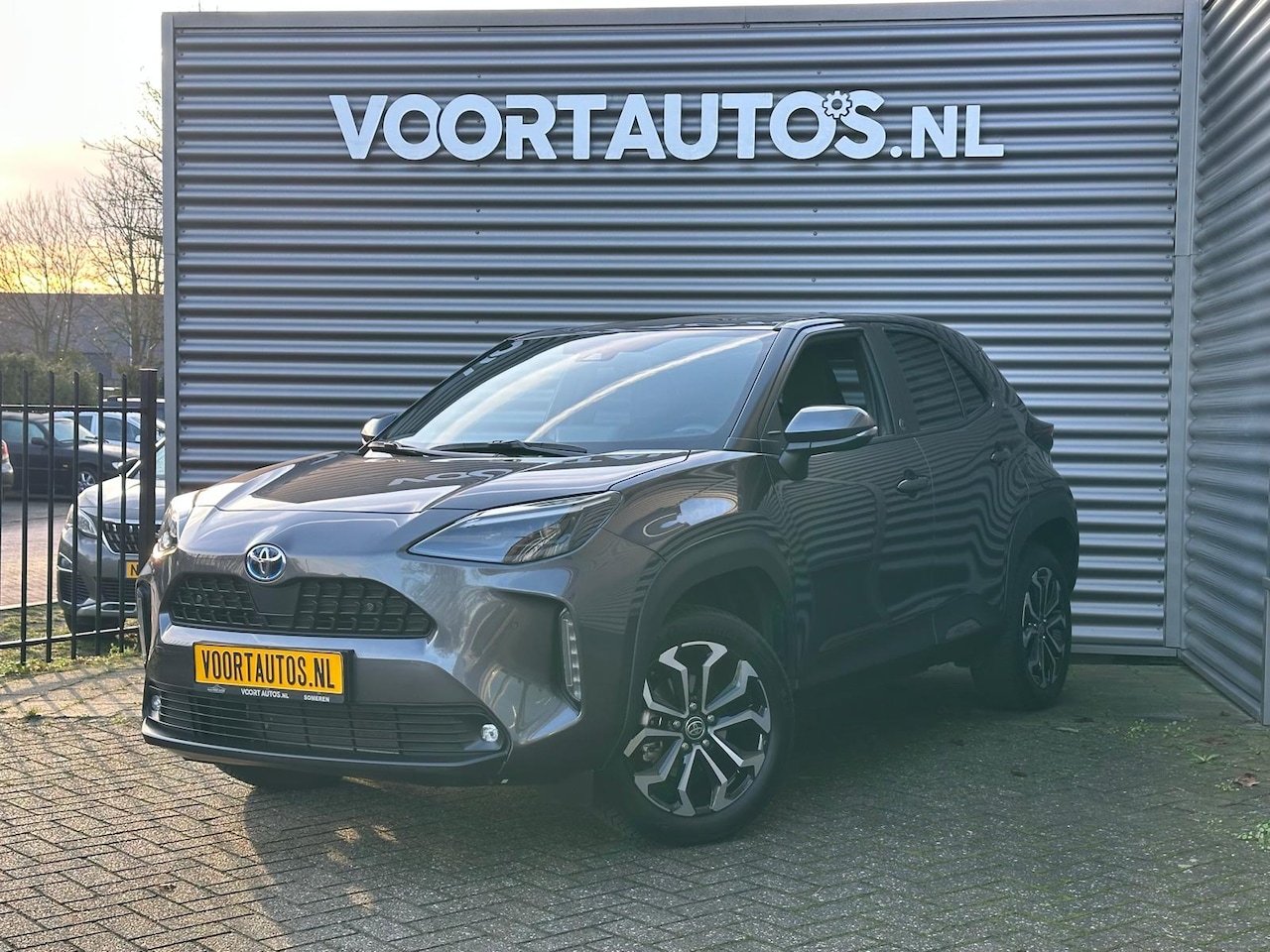 Toyota Yaris Cross - 1.5 Hybride | ELECTRISCHE KLEP | DODEHOEKSENSOR | APPLE CARPLAY | PDC | SPIEGELS INKLAPBAA - AutoWereld.nl