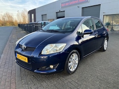 Toyota Auris - 1.6-16V Luna Business