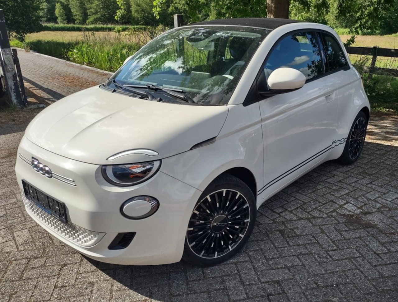 Fiat 500 - E-Cabrio-  Wintersale Actie tot 2000 Korting! - AutoWereld.nl