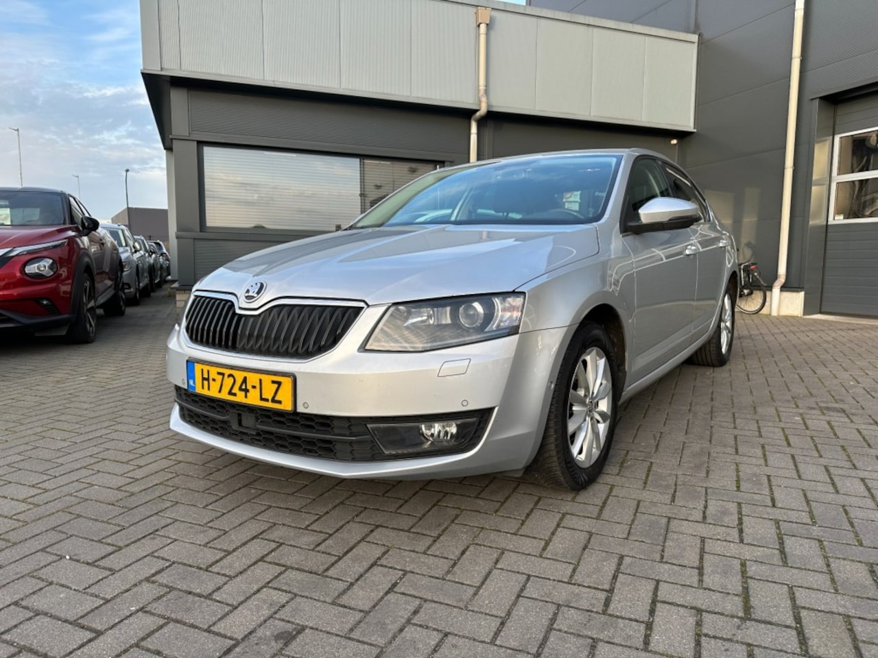 Skoda Octavia - 1.2 TSi GreenTech Elegance Navigatie stoelverwarming - AutoWereld.nl