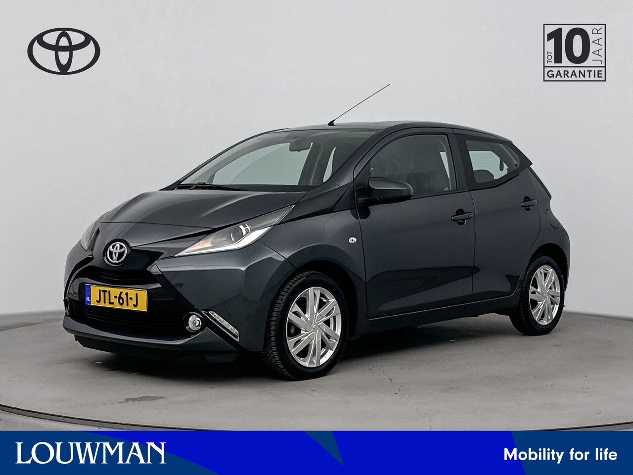 Toyota Aygo - 1.0 VVT-i X-Joy X-Shift Automaat | Climate Control | Parkeercamera | Bluetooth | - AutoWereld.nl