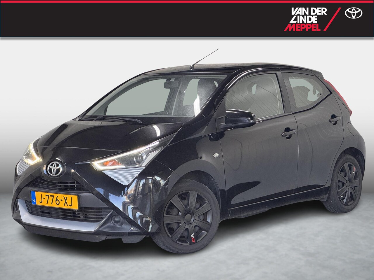 Toyota Aygo - 1.0 VVT-i X-Play Camera Airco Carplay Android Auto - AutoWereld.nl