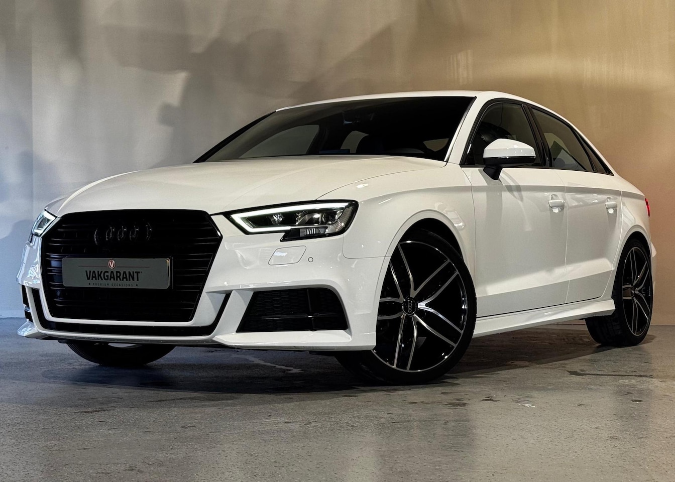 Audi A3 Limousine - 1.5 TFSI S Line Edition - AutoWereld.nl