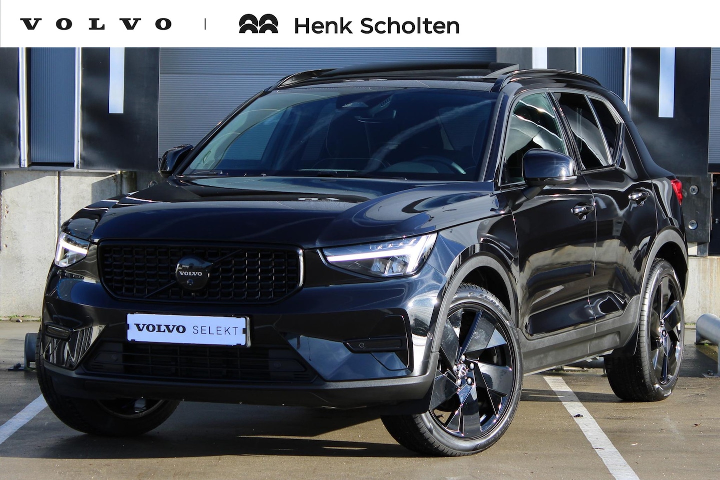 Volvo XC40 - B4 Automaat Plus Black Edition | Panoramadak | Verwarmbare voorstoelen | Verwarmbaar stuur - AutoWereld.nl