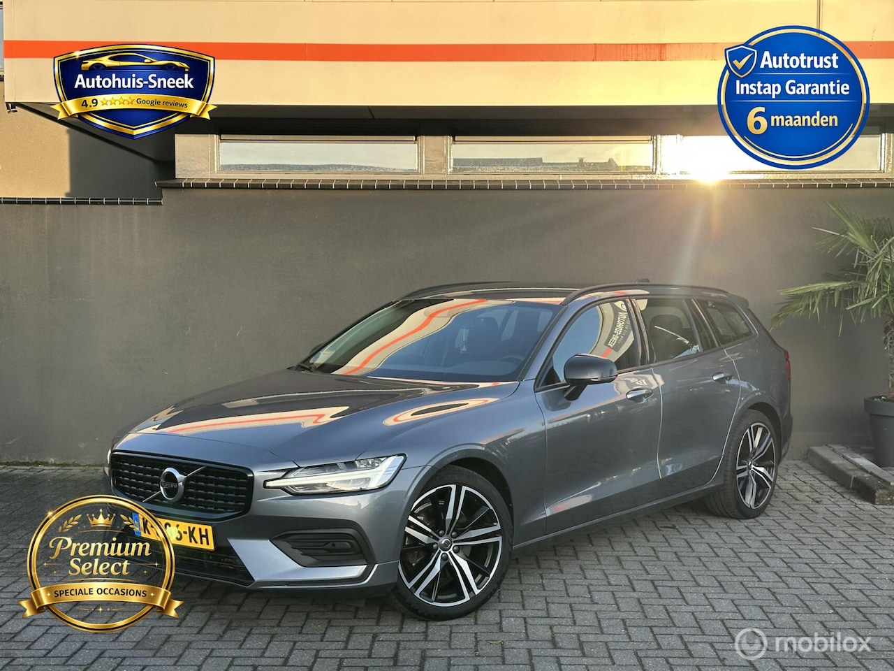 Volvo V60 - 2.0 B3 Momentum Automaat | 1e eig. | BTW | CarPlay - AutoWereld.nl