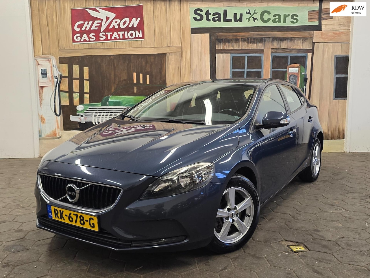 Volvo V40 - 1.5 T2 Momentum/AUTOMAAT/HISTORIE AANWEZIG/ - AutoWereld.nl