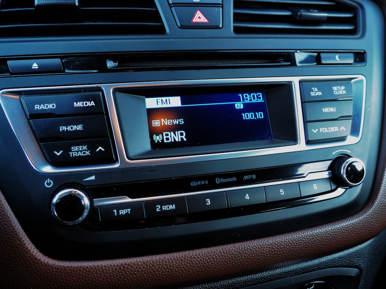 Hyundai i20 - 1.2 HP i-Motion AIRCO CRUISE PARKEER S. NW KOPPELING