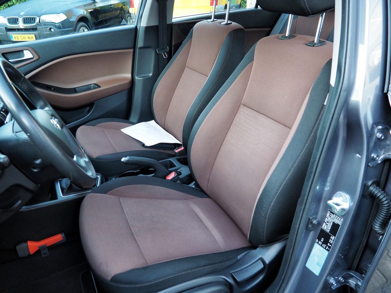 Hyundai i20 - 1.2 HP i-Motion AIRCO CRUISE PARKEER S. NW KOPPELING