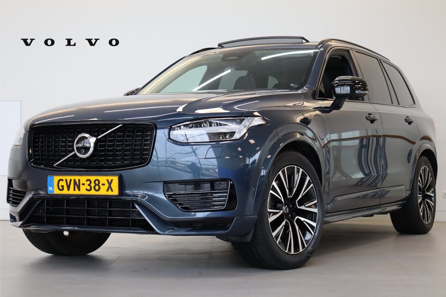 Volvo XC90 - T8 455PK Ultra Dark | Luchtvering | Trekhaak | 360 | Massage | Getint Glas | Gelam Glas | - AutoWereld.nl
