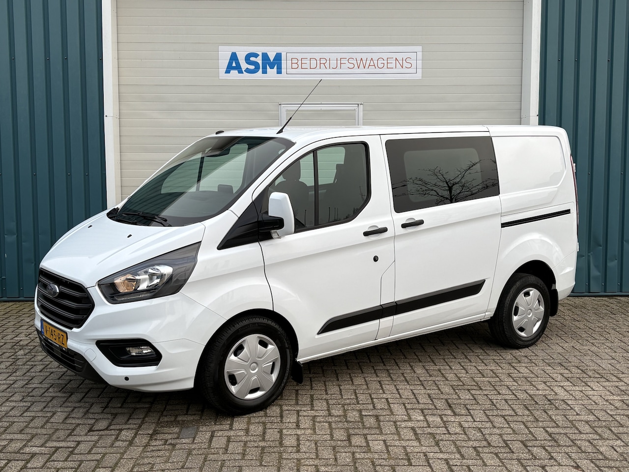 Ford Transit Custom - 320 2.0 131Pk TDCI L1H1 Trend DC / Cruise / Airco / 2x SCHUIFDEUR / Trekhaak / Apk t/m 15- - AutoWereld.nl