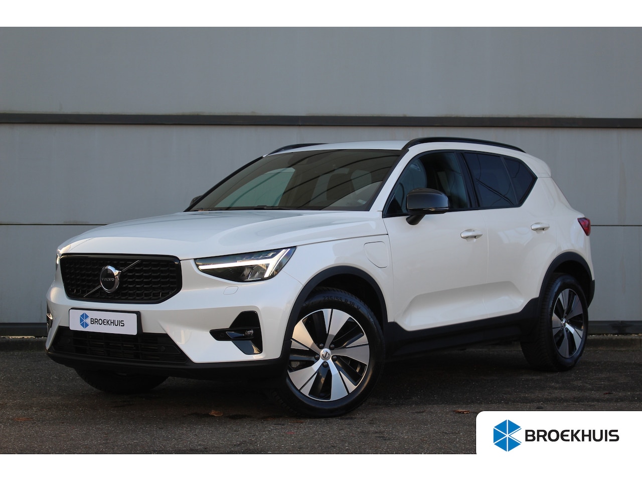 Volvo XC40 - T4 Plus Dark Recharge | ACC | Seat Pack | 360 CAM | NNAVi | 18"LMV | ACC | Seat Pack | 360 - AutoWereld.nl