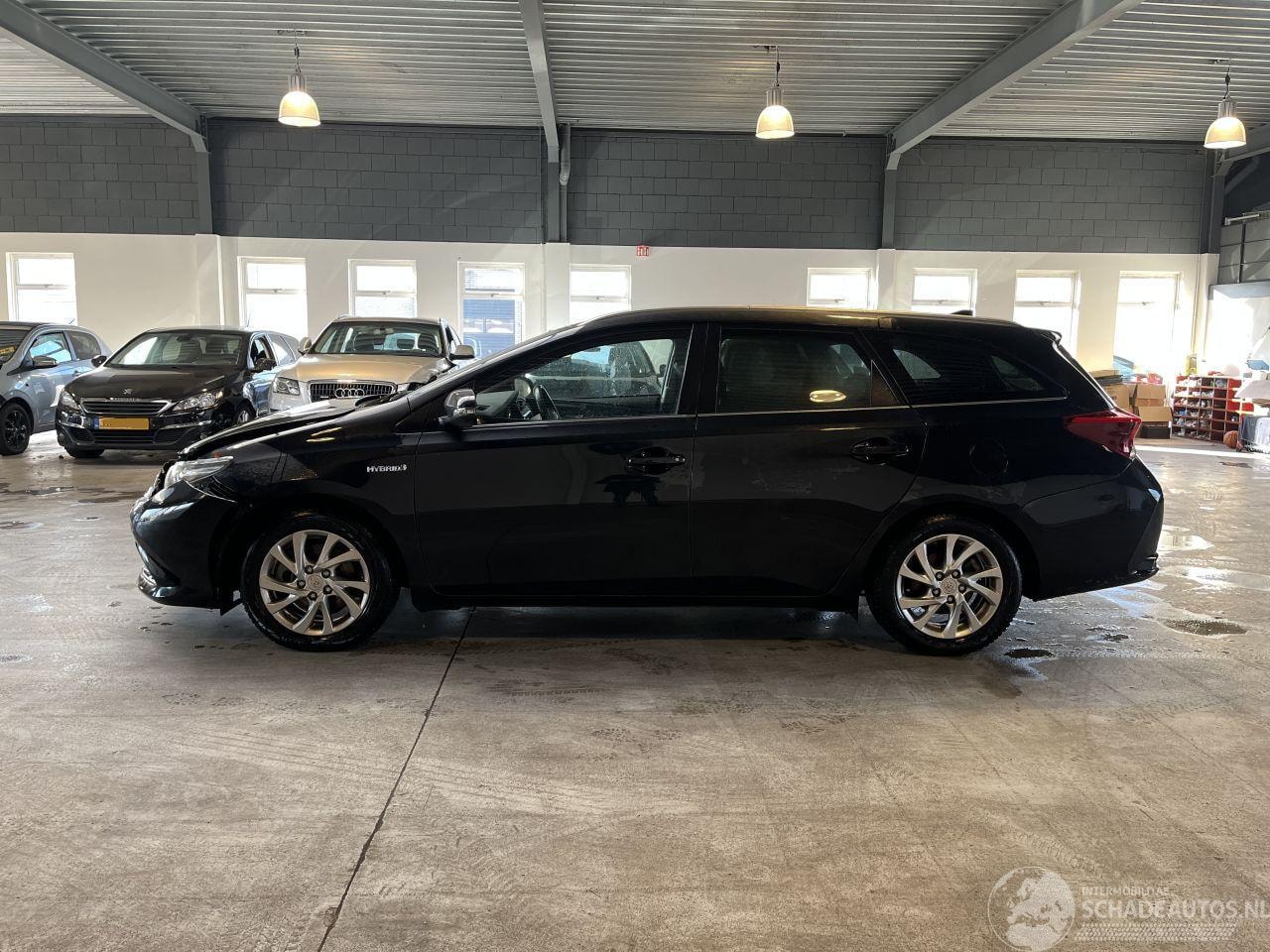 Toyota Auris - 1.8 Hybrid NAP!