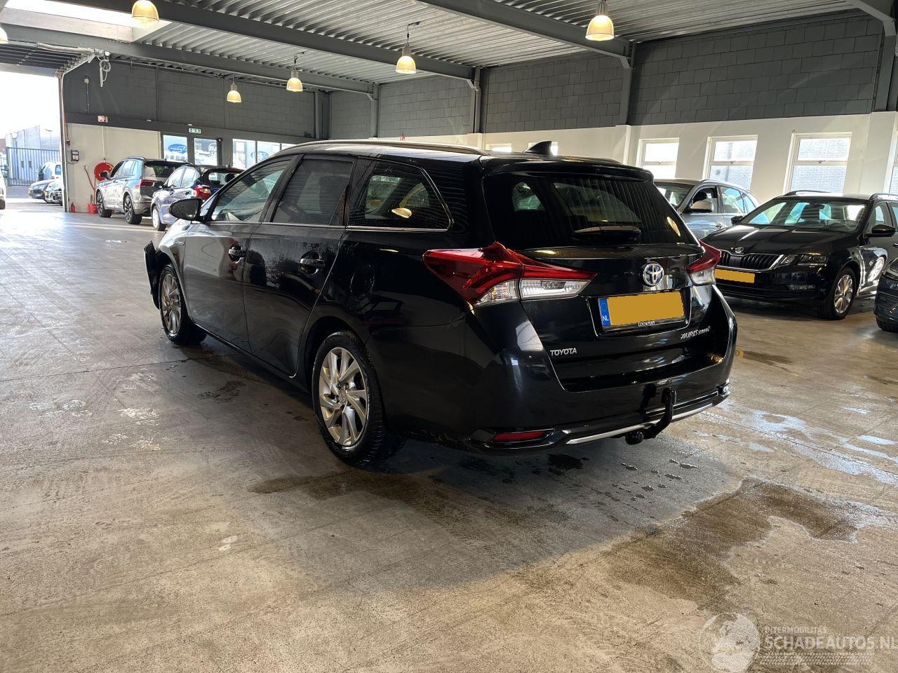 Toyota Auris - 1.8 Hybrid NAP!