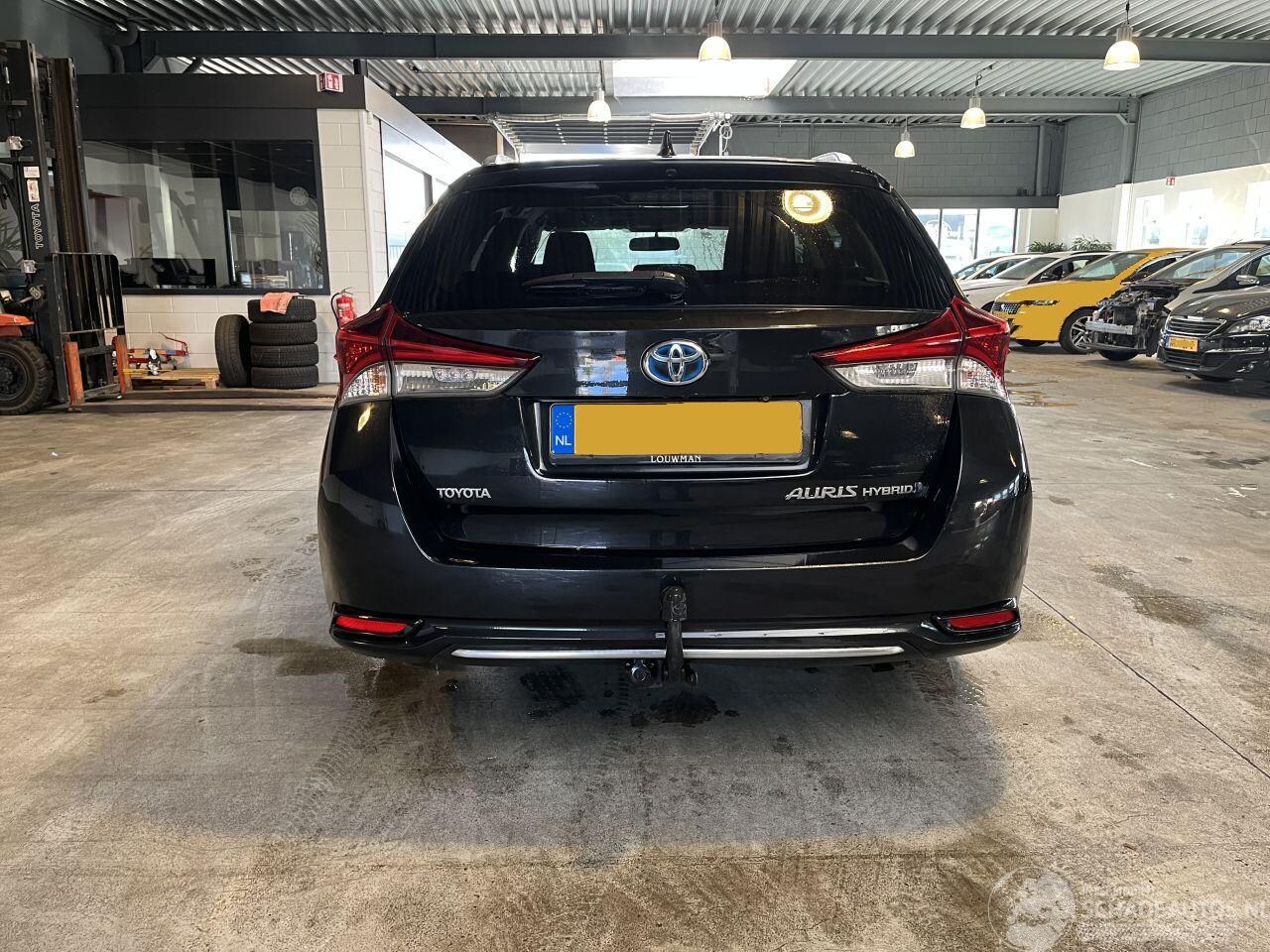 Toyota Auris - 1.8 Hybrid NAP!