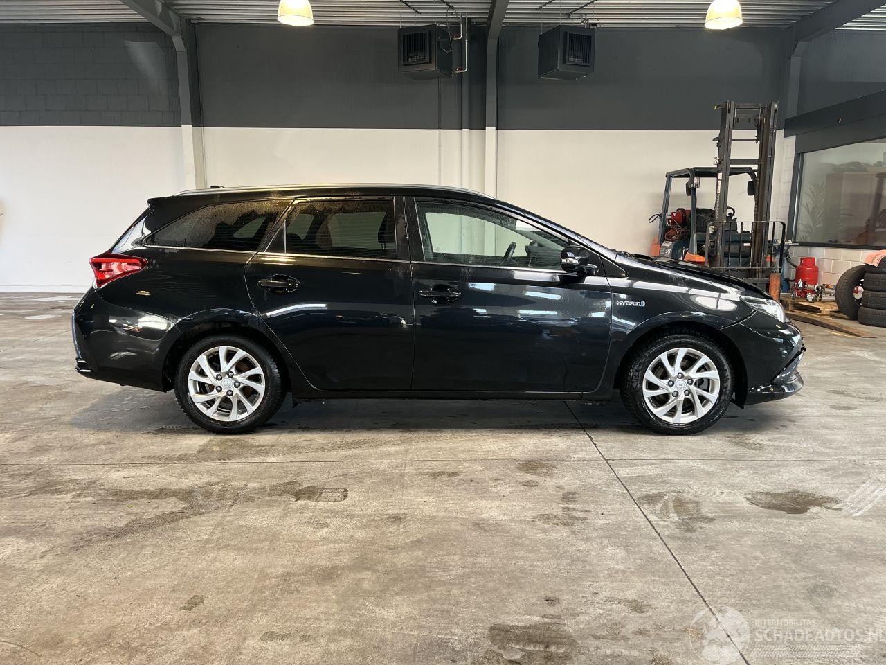 Toyota Auris - 1.8 Hybrid NAP!