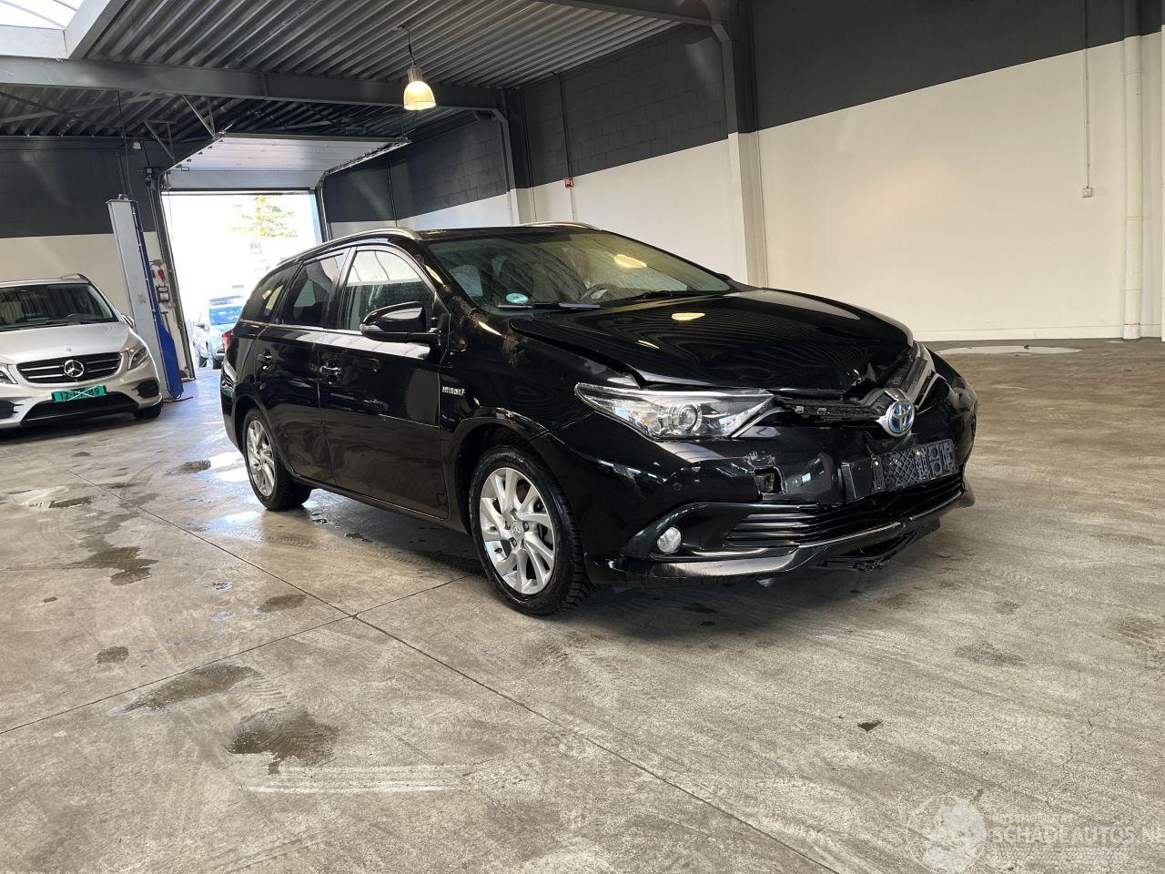 Toyota Auris - 1.8 Hybrid NAP!