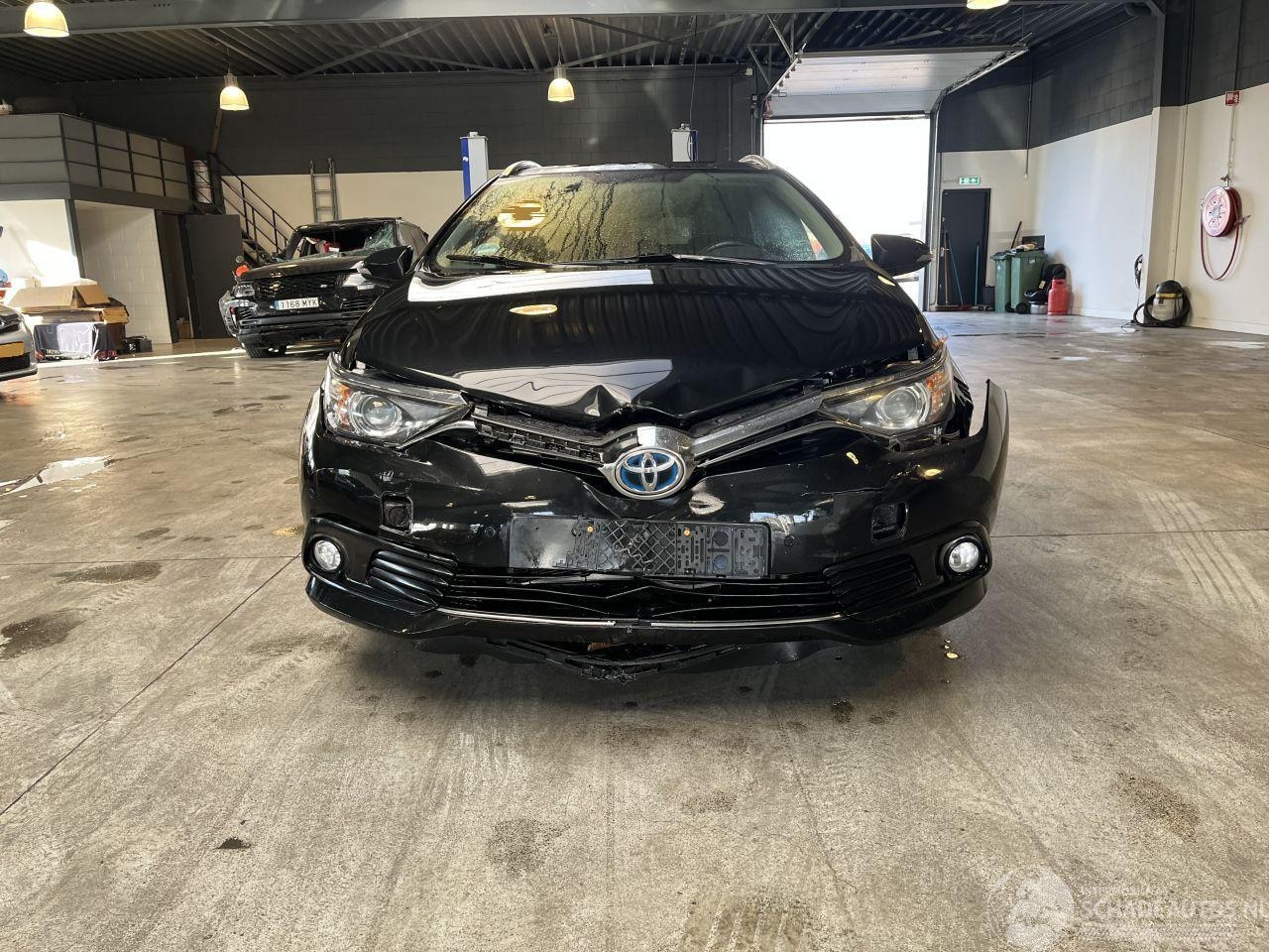 Toyota Auris - 1.8 Hybrid NAP!