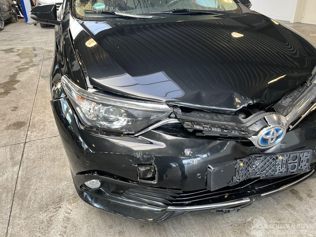 Toyota Auris - 1.8 Hybrid NAP!