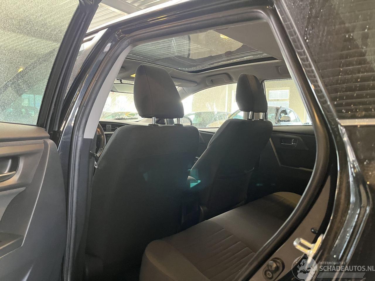 Toyota Auris - 1.8 Hybrid NAP!