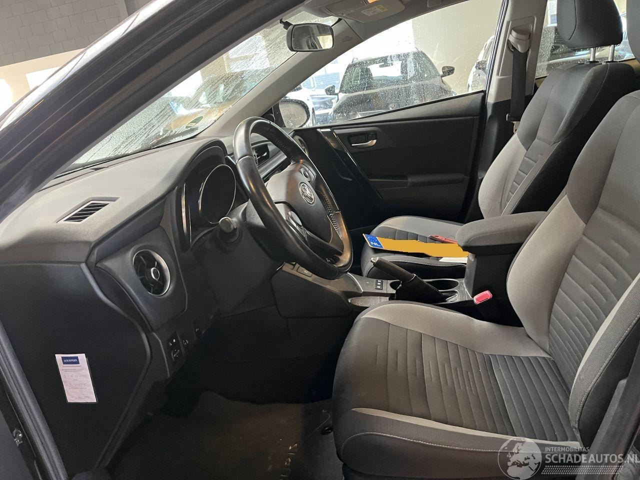 Toyota Auris - 1.8 Hybrid NAP!