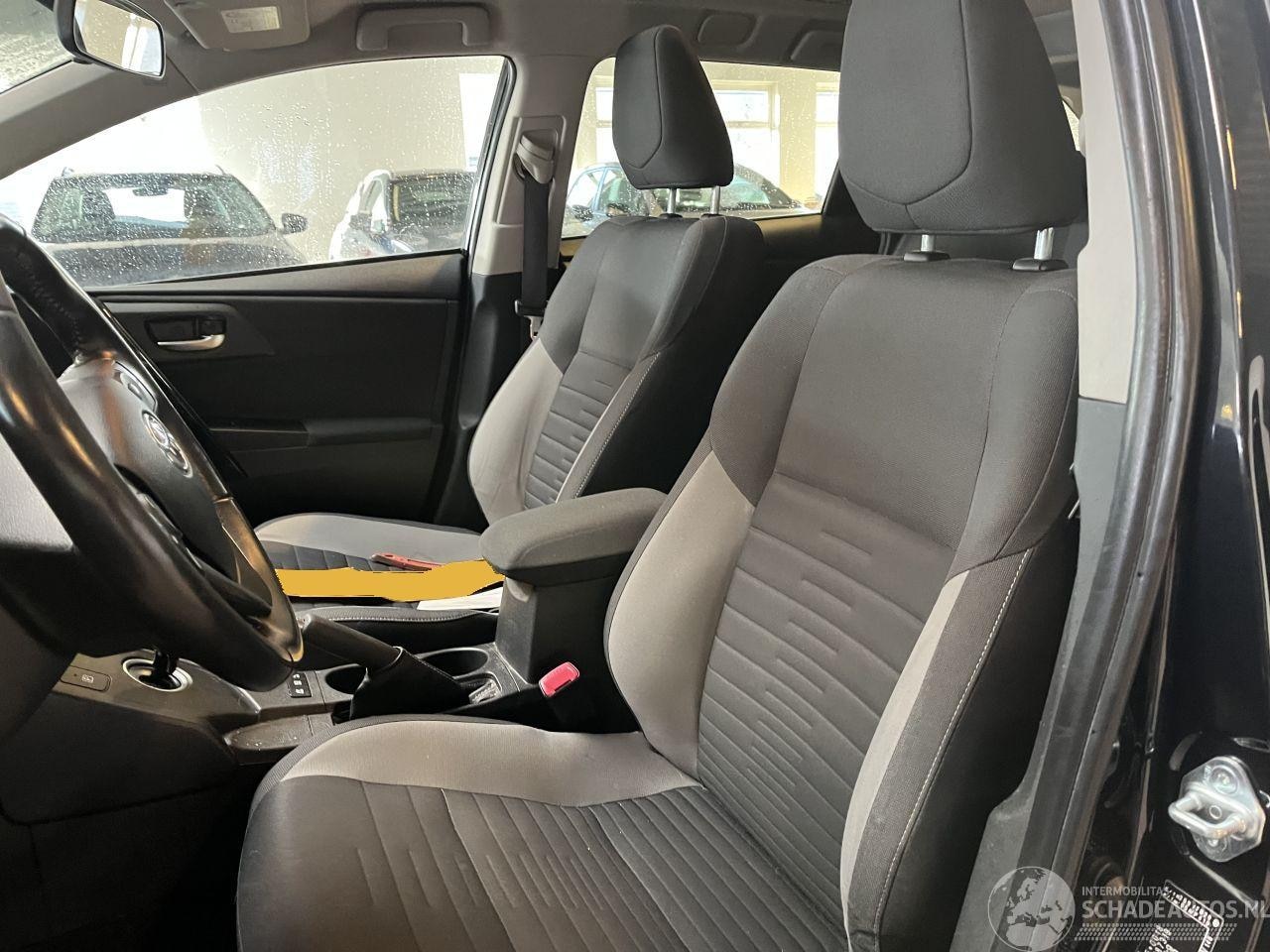 Toyota Auris - 1.8 Hybrid NAP!