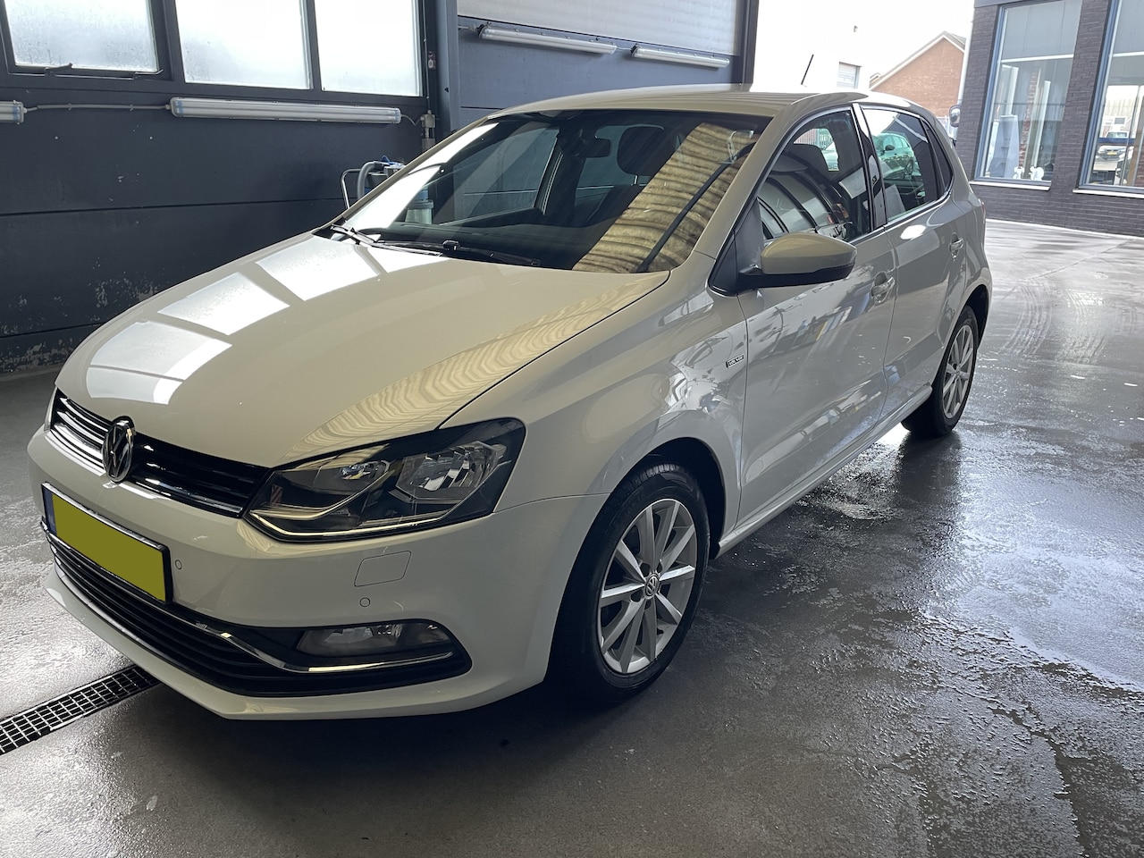 Volkswagen Polo - 1.0 Comfortline FRISSE EN ZEER NETTE VOLKSWAGEN POLO 1.0 LOUNGE EDITION CLIMATE CONTROL - AutoWereld.nl