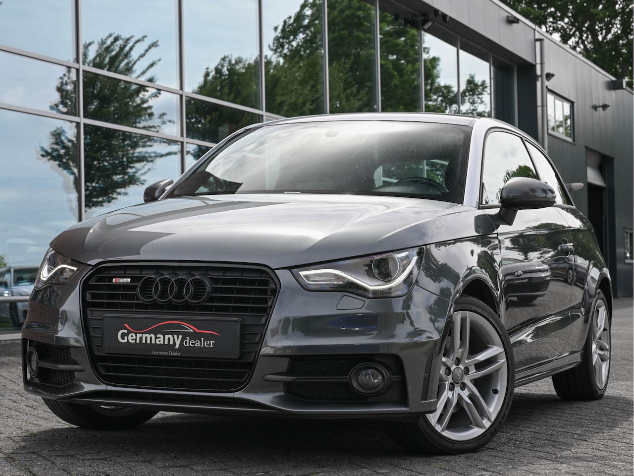 Audi A1 - 1.4TFSI 123pk S-Line Zetels Xenon-Led Navi Sportpakket Zwarte grille/Hemel Audi-Sound - AutoWereld.nl