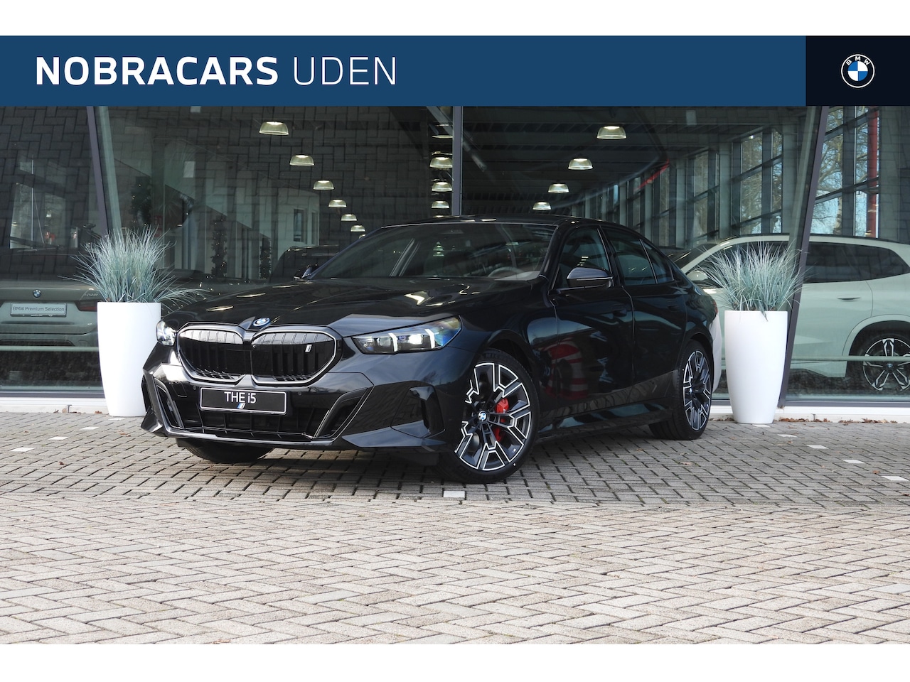 BMW i5 - eDrive40 M Sport / Panoramadak / Adaptieve LED / Comfort Access / Stoelventilatie / Parkin - AutoWereld.nl