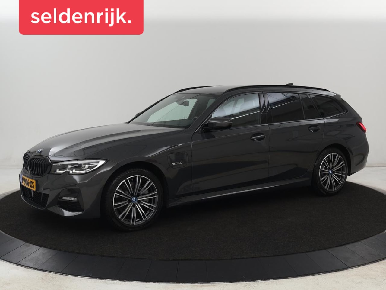 BMW 3-serie Touring - 320e M Sport | Leder | Adaptive cruise | Stoelverwarming | Camera | Keyless | Carplay | Sp - AutoWereld.nl