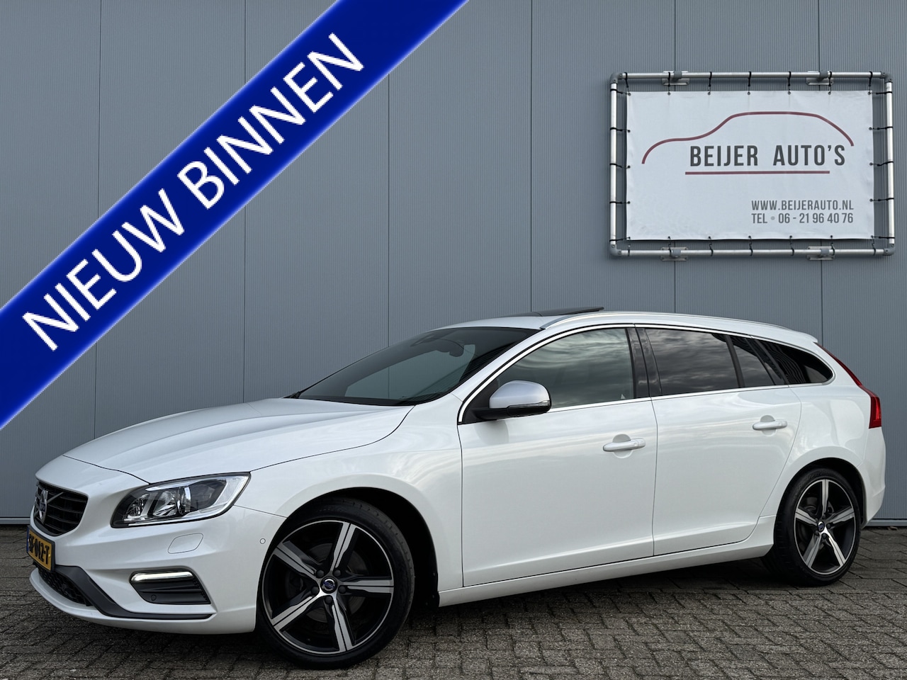 Volvo V60 - 2.0 T4 Business Sport Schuifdak/Leer/Camera/18inch. - AutoWereld.nl