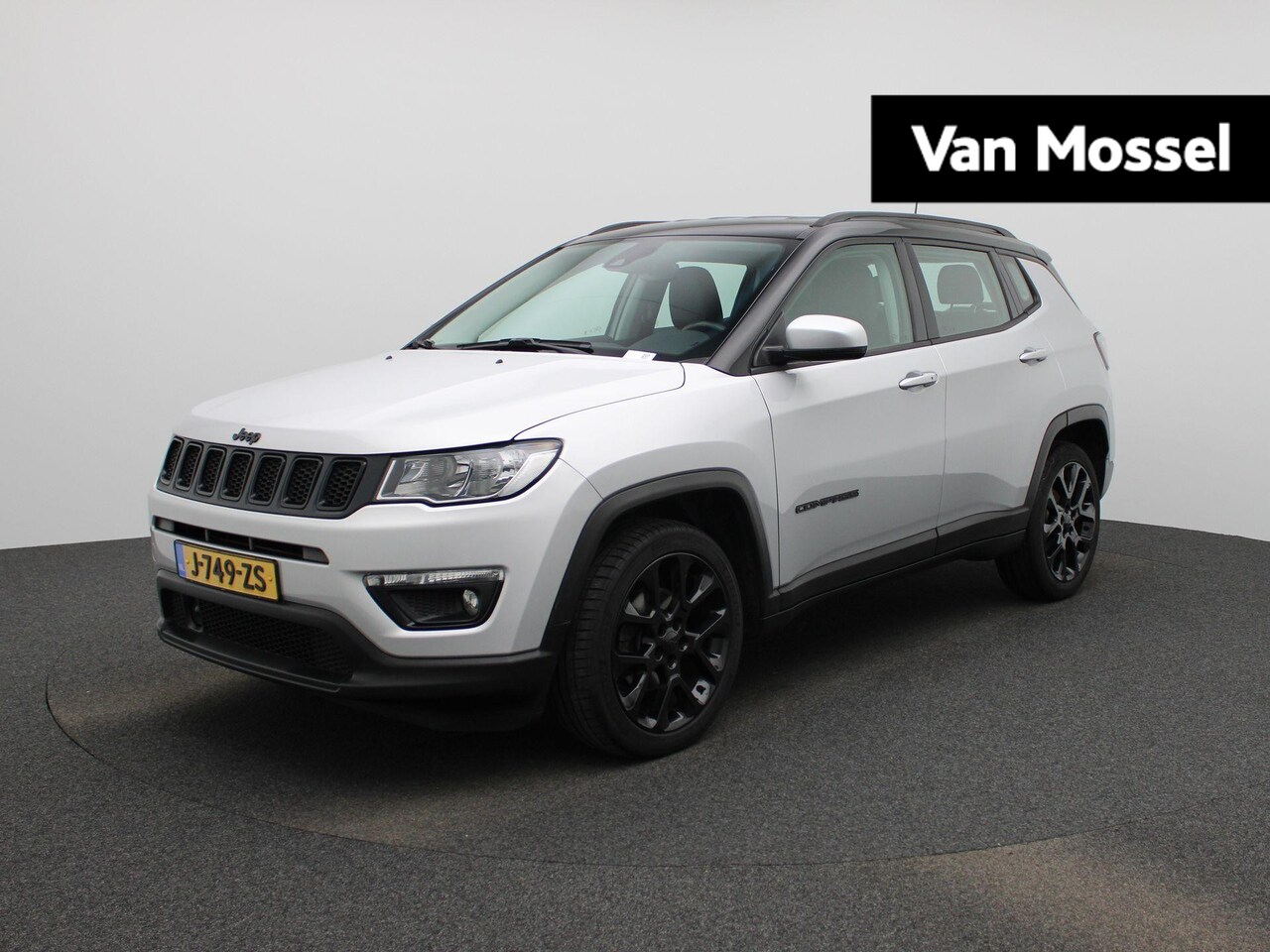 Jeep Compass - 1.3T Night Eagle Liberty Edition | NAVIGATIE | CAMERA | KLIMAATREGELING | 2-TONE KLEUR - AutoWereld.nl