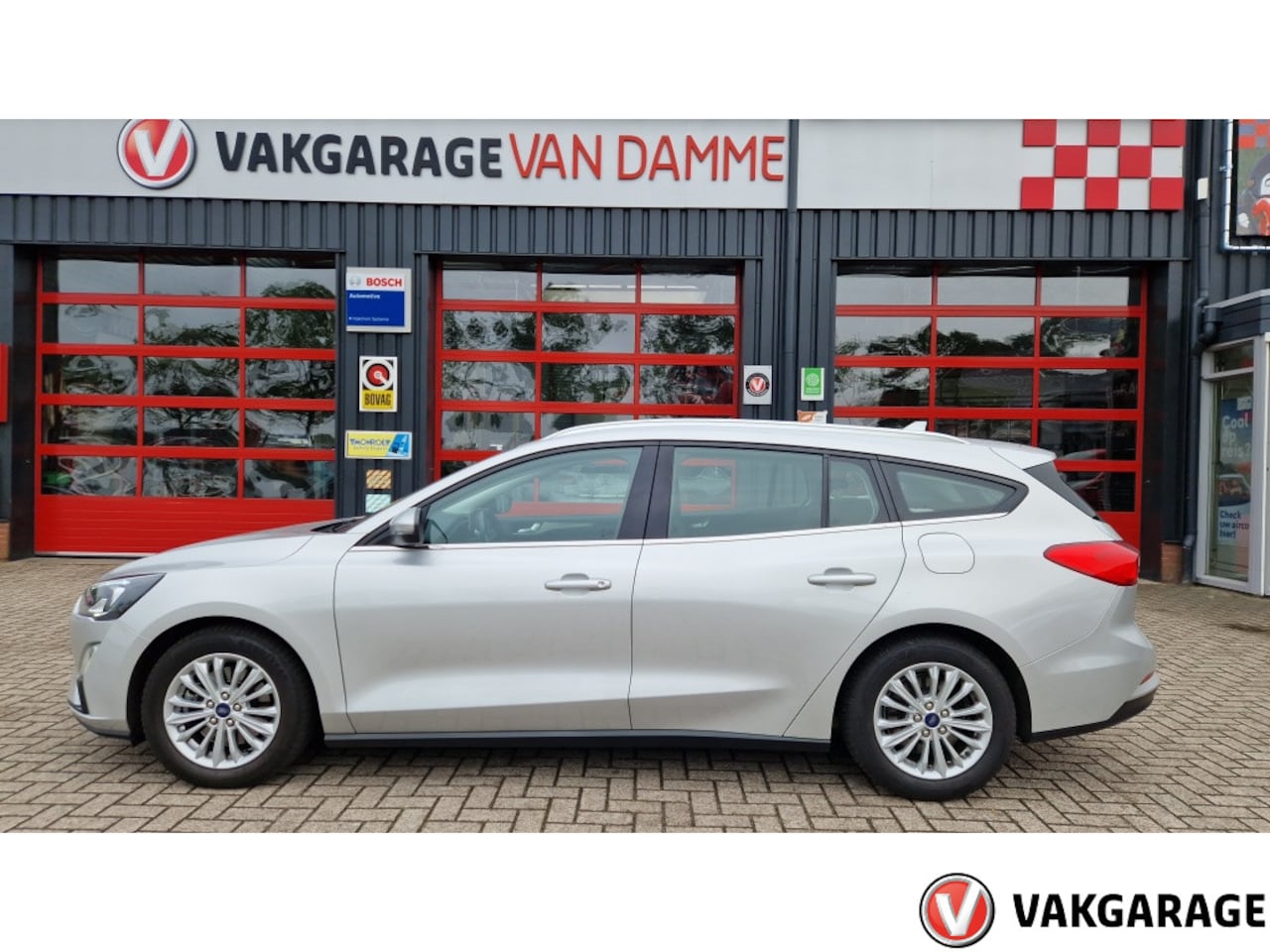 Ford Focus Wagon - automaat 1.0 EcoB. Tit. Bns - AutoWereld.nl