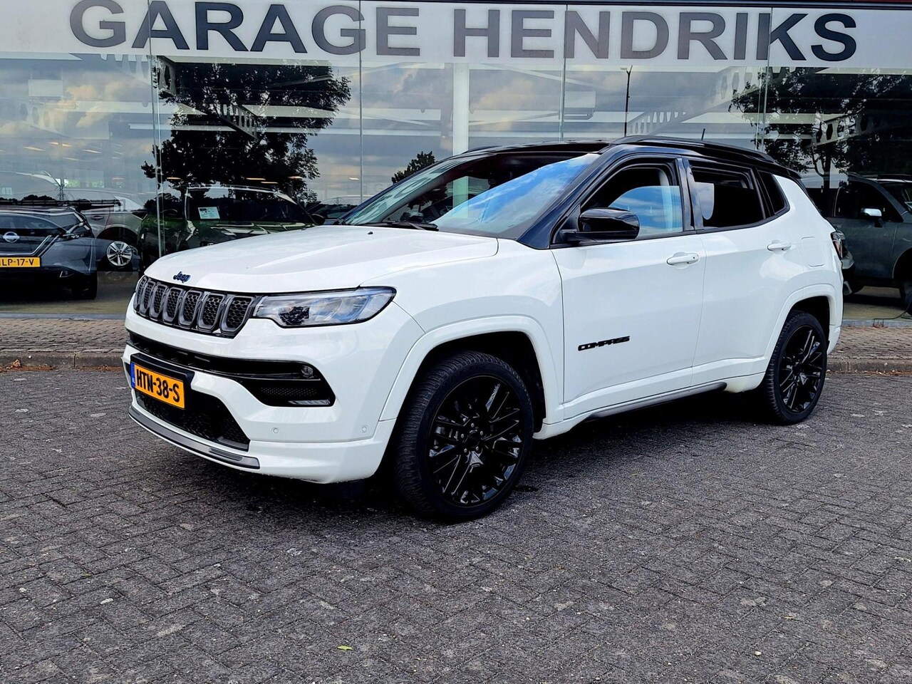Jeep Compass - 4xe 240 PHEV Hybrid Electric S 4WD | Leder | Camera | NAVI | LED | Adaptive CC | (occasion - AutoWereld.nl