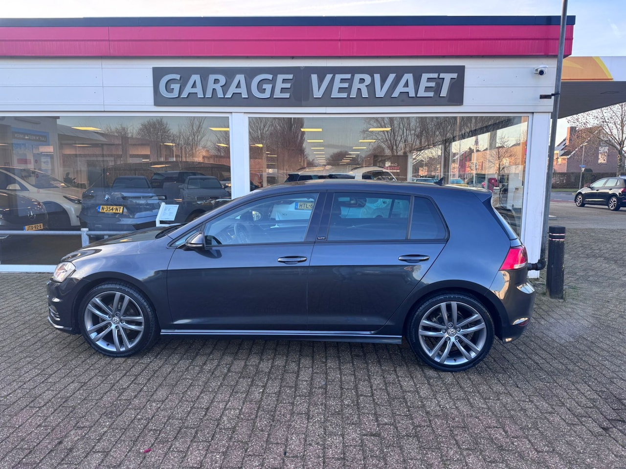 Volkswagen Golf - 1.2 TSI Allstar R-Line - AutoWereld.nl