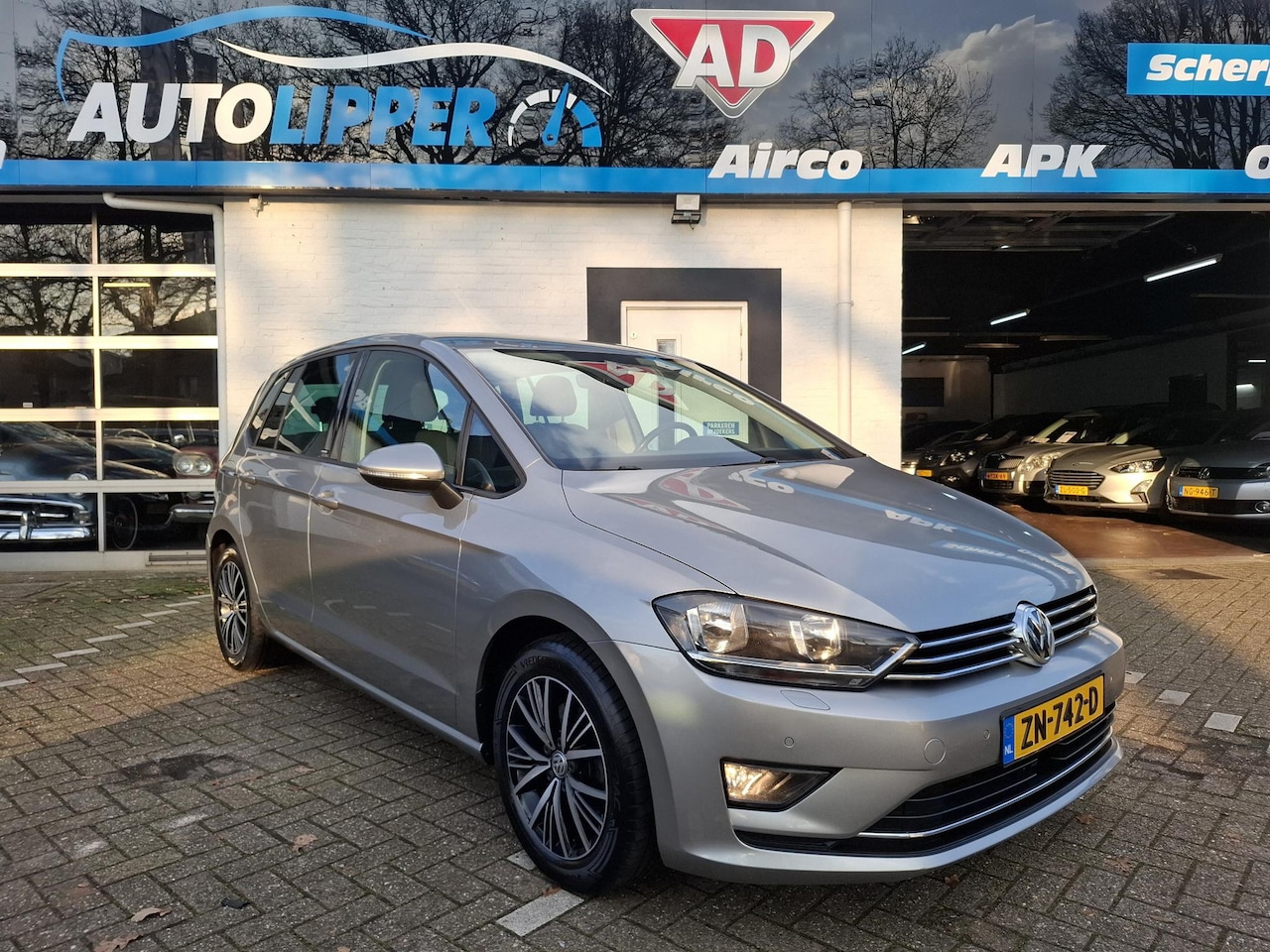 Volkswagen Golf Sportsvan - 1.4 TSI Connected Series /Nieuwe apk bij aflevering/Trekhaak/Lm velgen - AutoWereld.nl