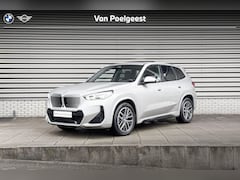 BMW iX1 - eDrive20 M Sportpakket / Innovation Pack / Travel Pack / Panoramadak / Comfort Access
