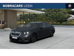 BMW M5 - 5 Serie Automaat / M Drive Professional / Panoramadak / Bowers & Wilkins / M Multifunction