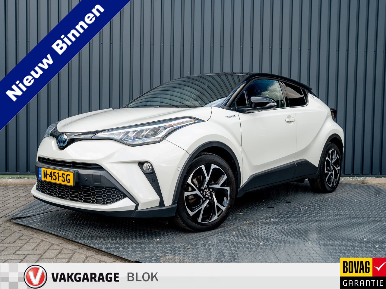 Toyota C-HR - 2.0 Hybrid Bi-Tone | Dodehoek sensoren | Stuur&Stoel verw. | Parkeersensoren | Prijs Rijkl - AutoWereld.nl