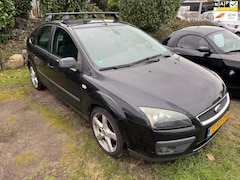 Ford Focus - 1.6-16V First Edition *koppeling is matig